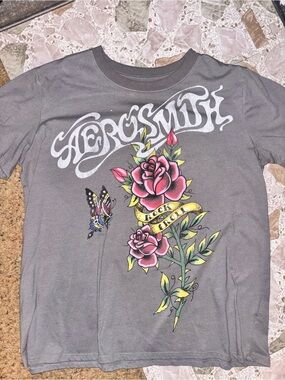 Gray Graphic Tee with Rose & Butterfly Print